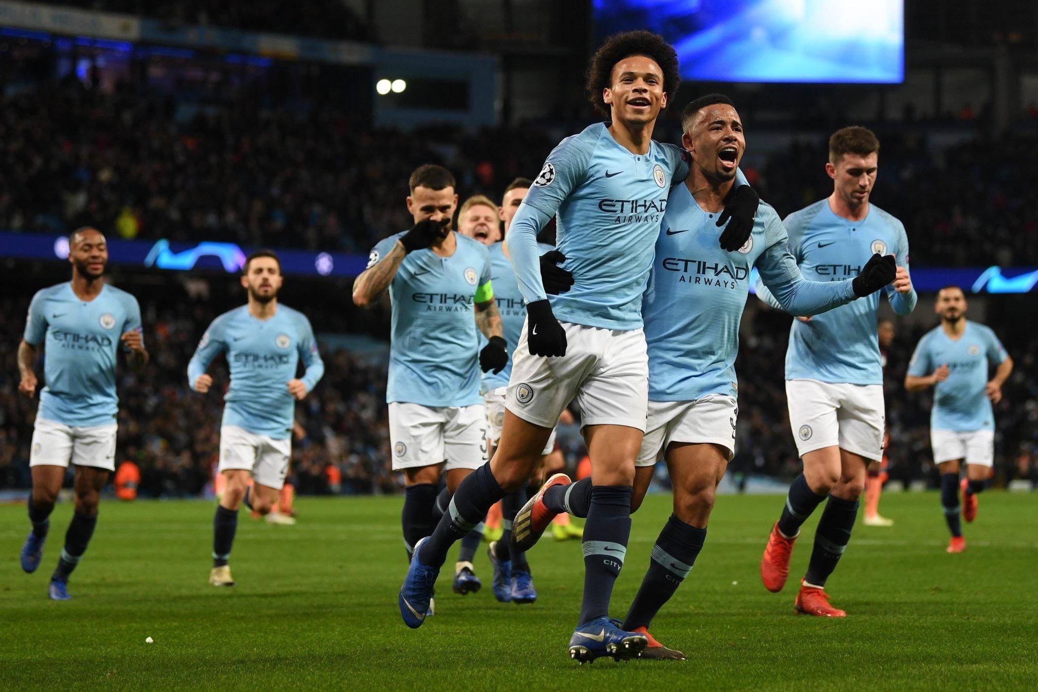 缺席时经受 缺席时经受